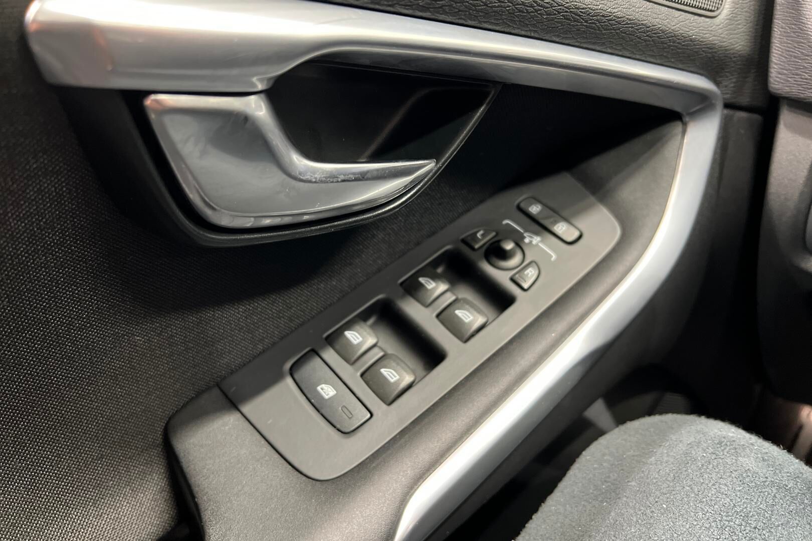 Volvo V40 iso kuva 22