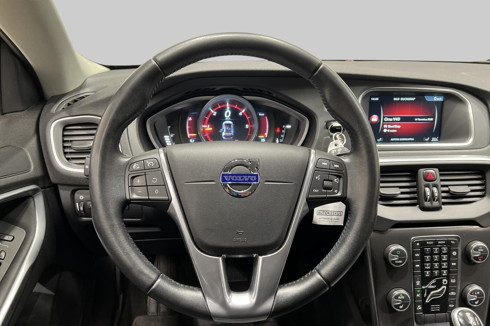 Volvo V40 iso kuva 23