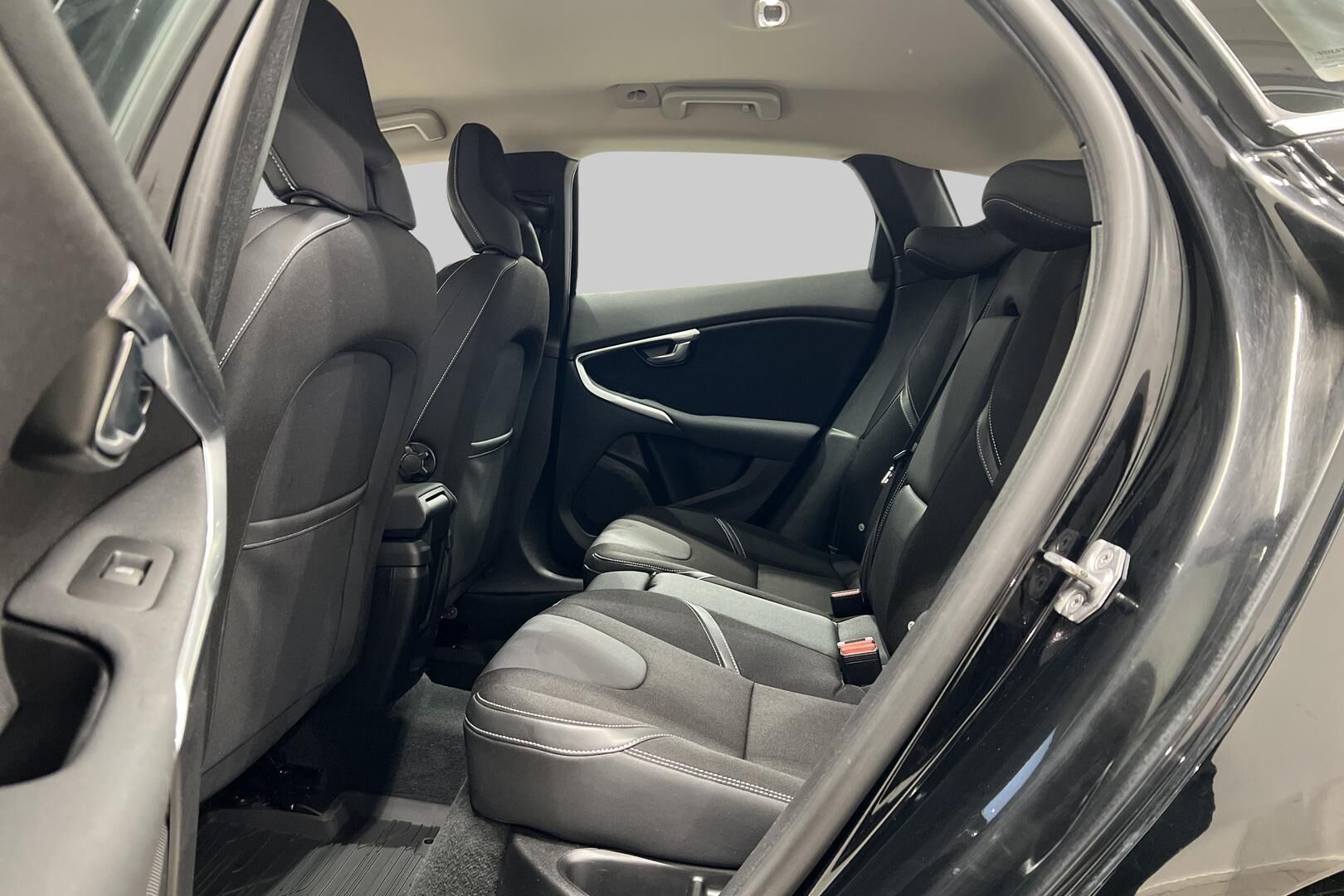 Volvo V40 iso kuva 8