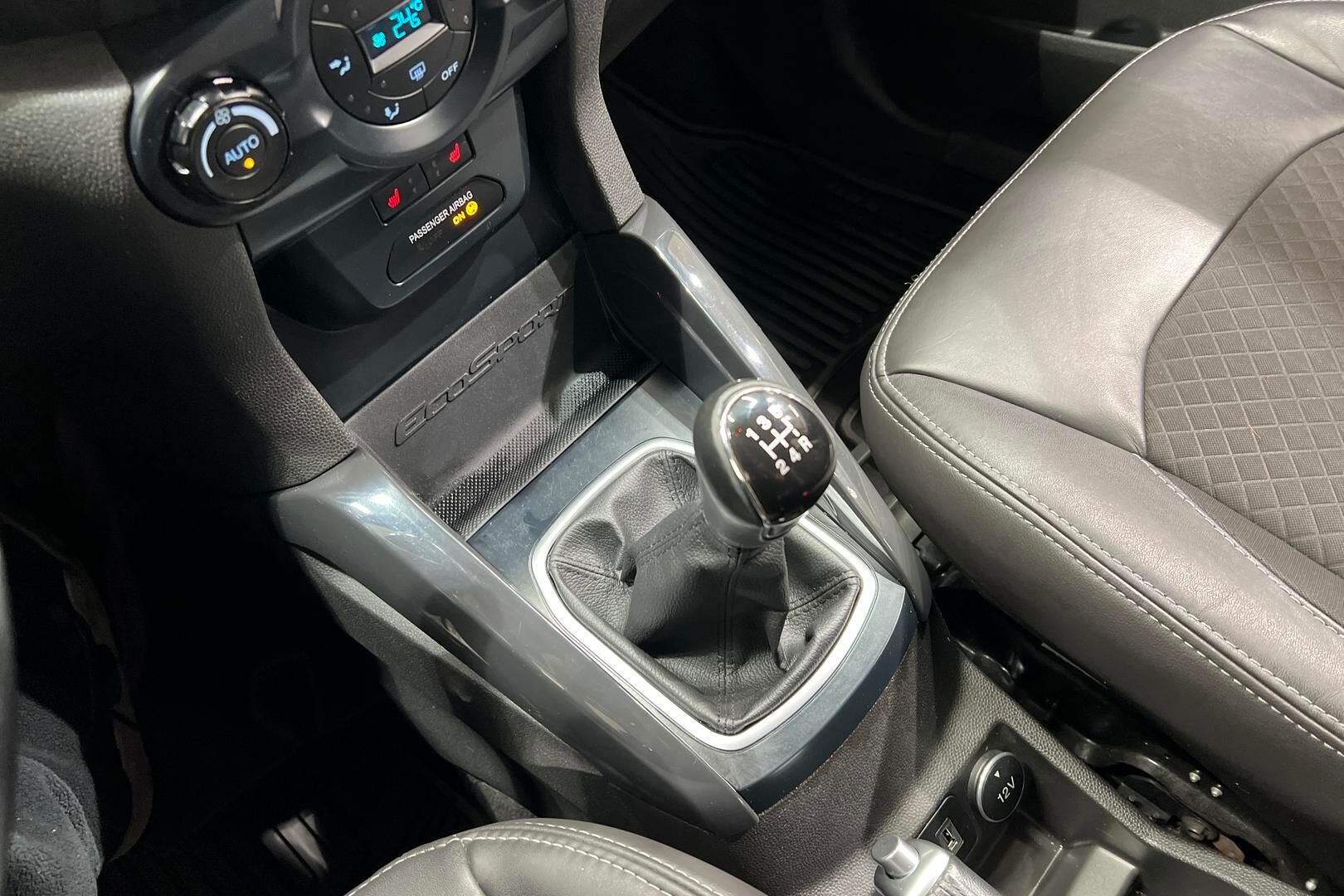 Ford Ecosport iso kuva 16