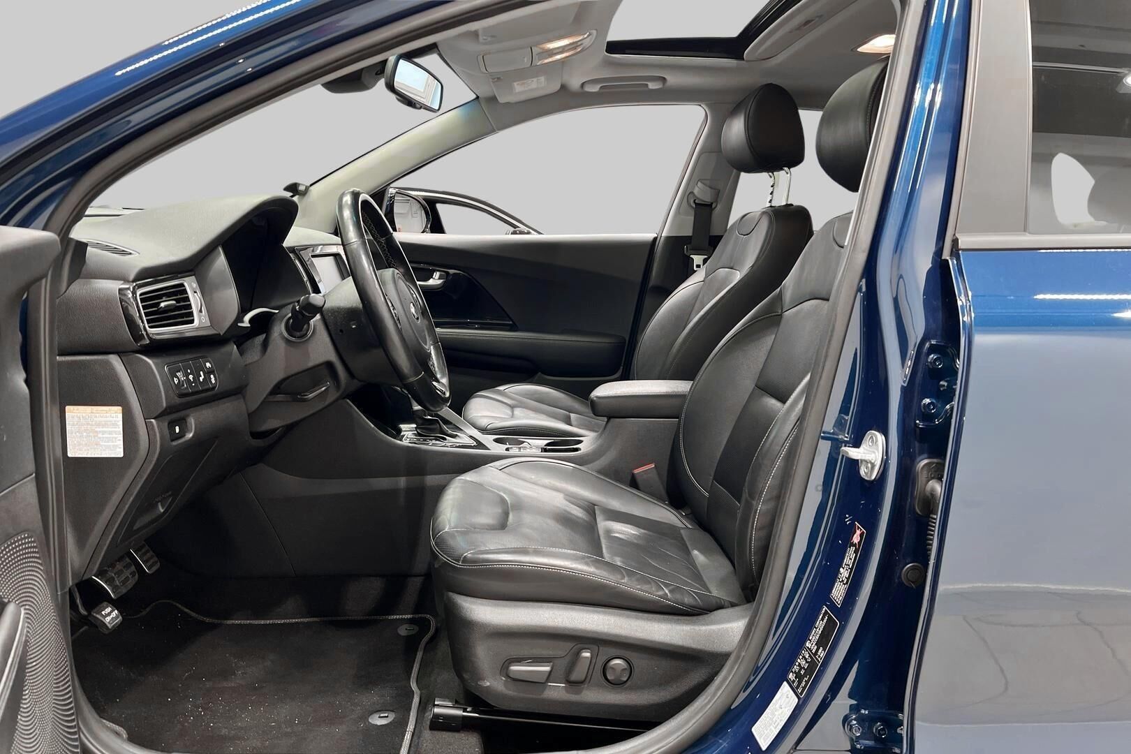 Kia Niro iso kuva 9