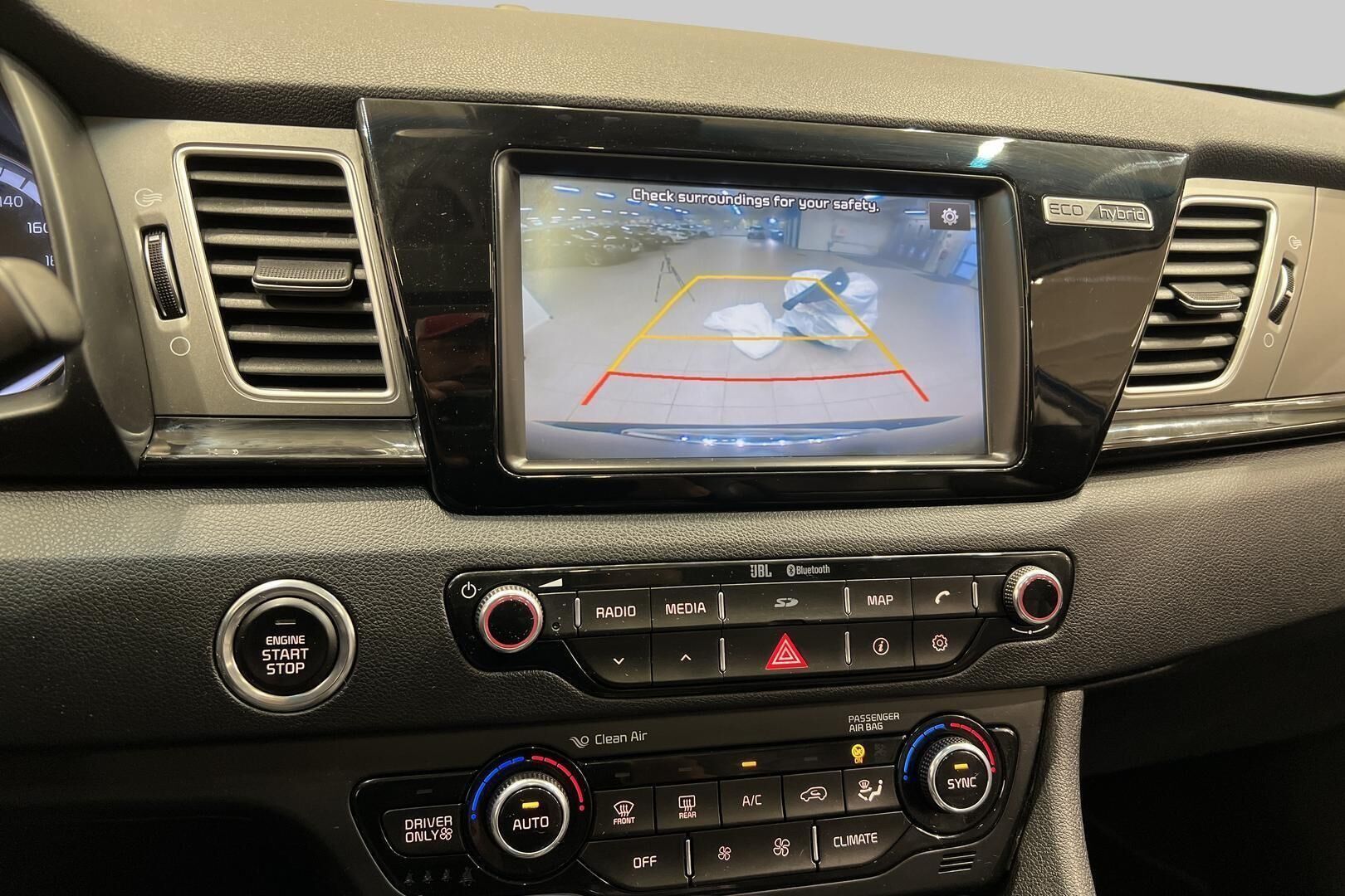 Kia Niro iso kuva 16