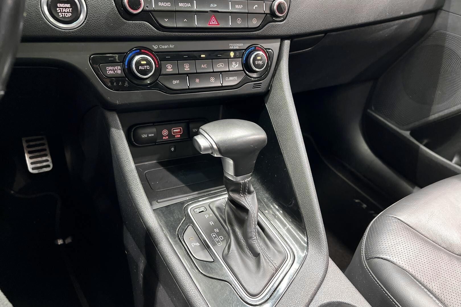 Kia Niro iso kuva 18