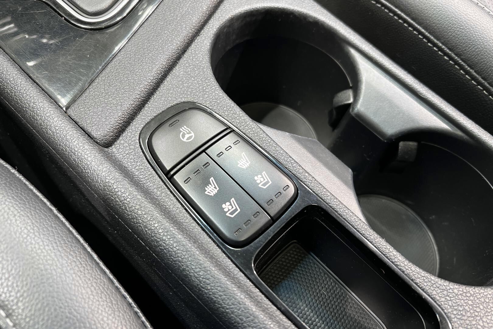 Kia Niro iso kuva 19