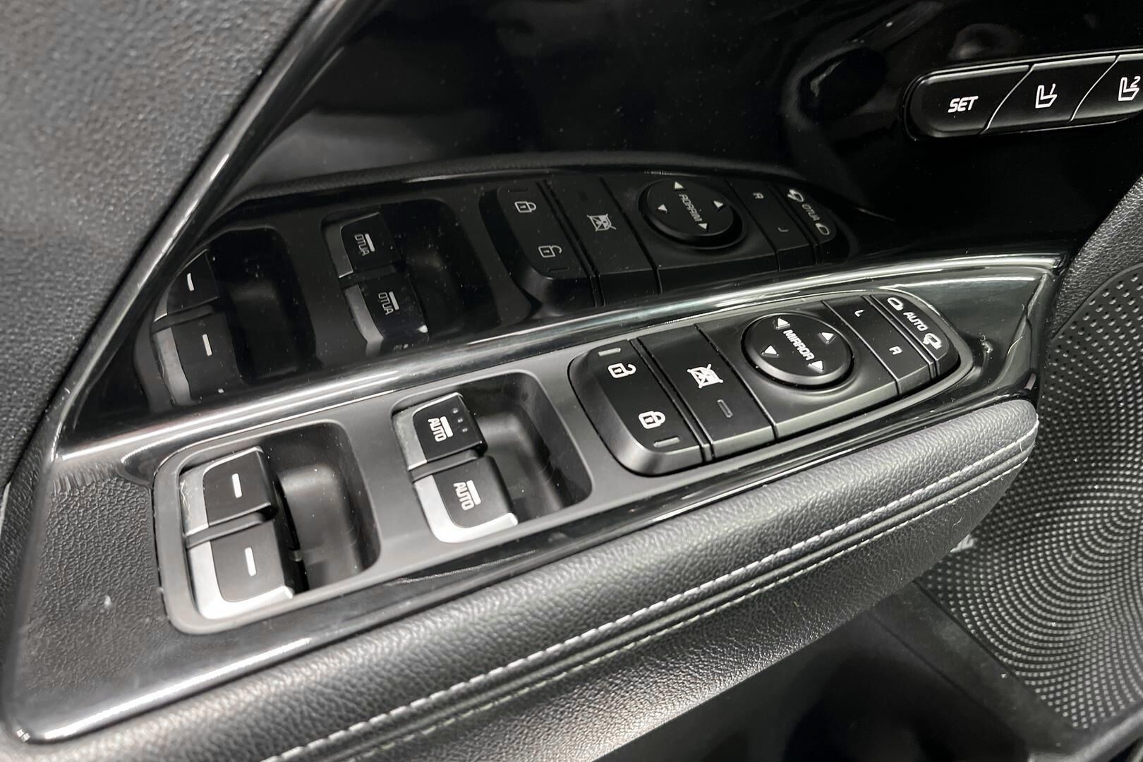 Kia Niro iso kuva 25