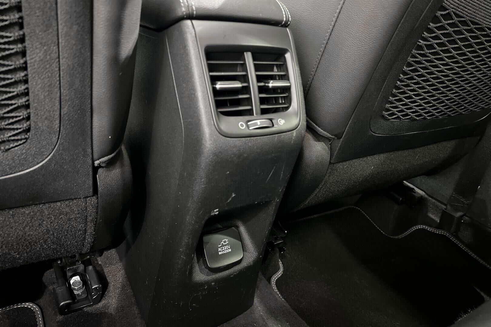 Kia Niro iso kuva 27