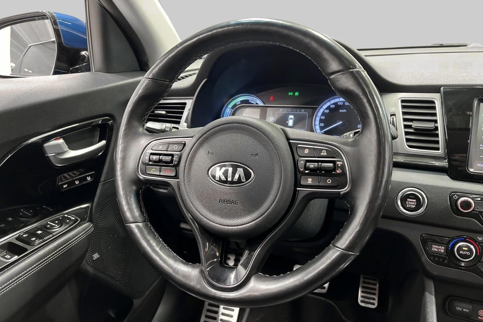 Kia Niro iso kuva 30