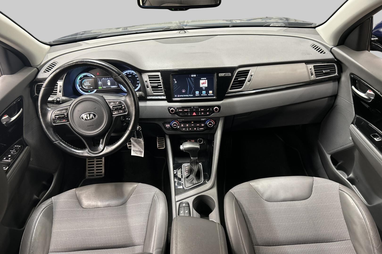 Kia Niro iso kuva 11