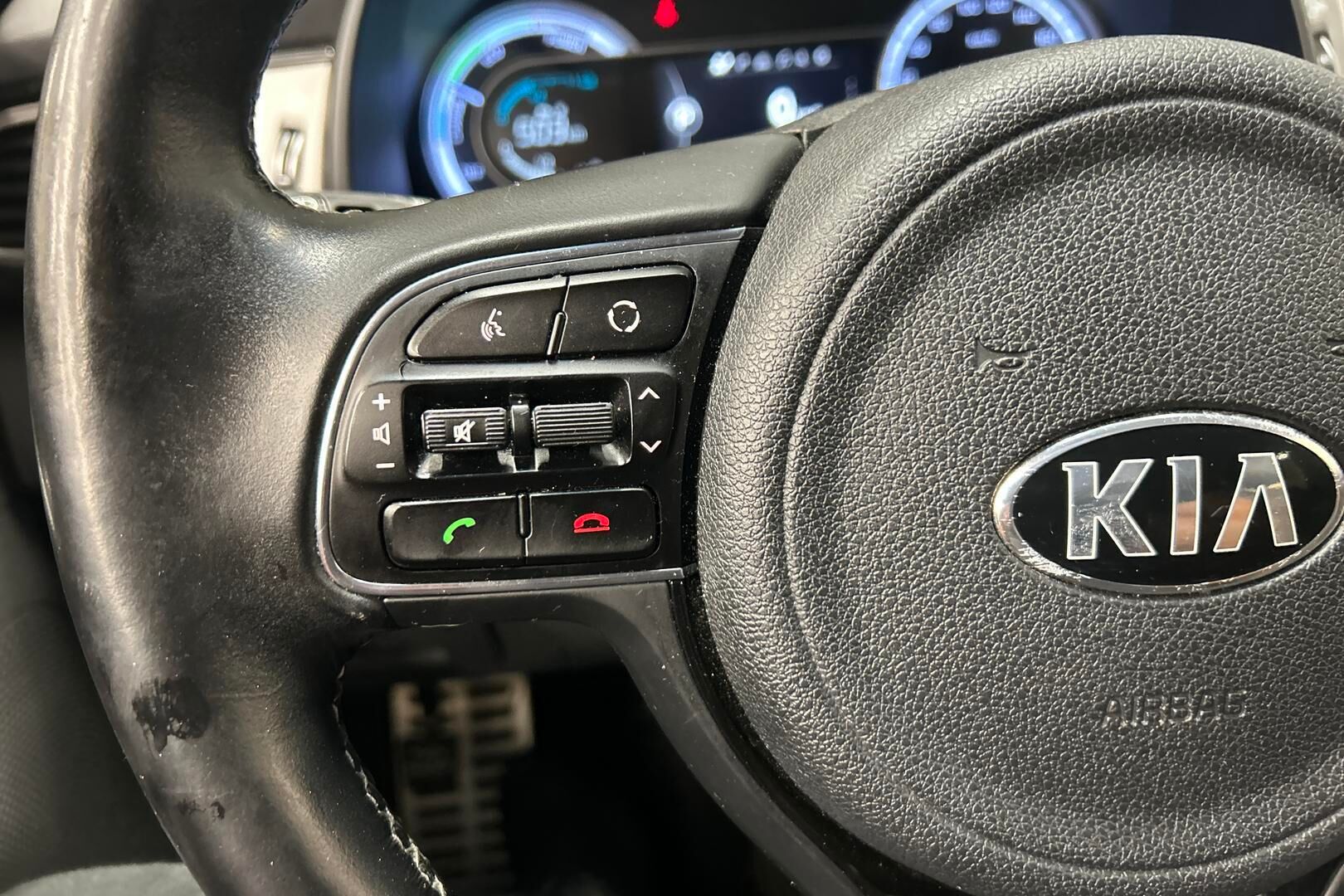Kia Niro iso kuva 15