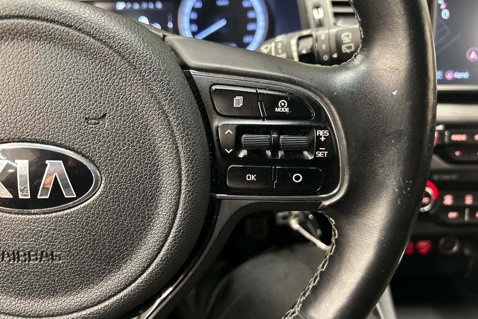 Kia Niro iso kuva 16