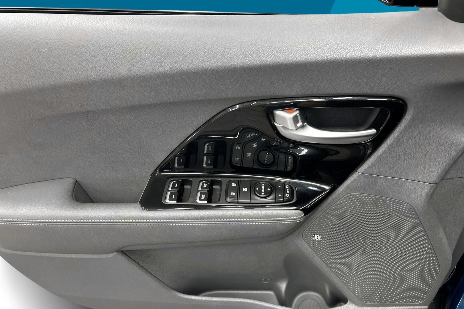 Kia Niro iso kuva 22