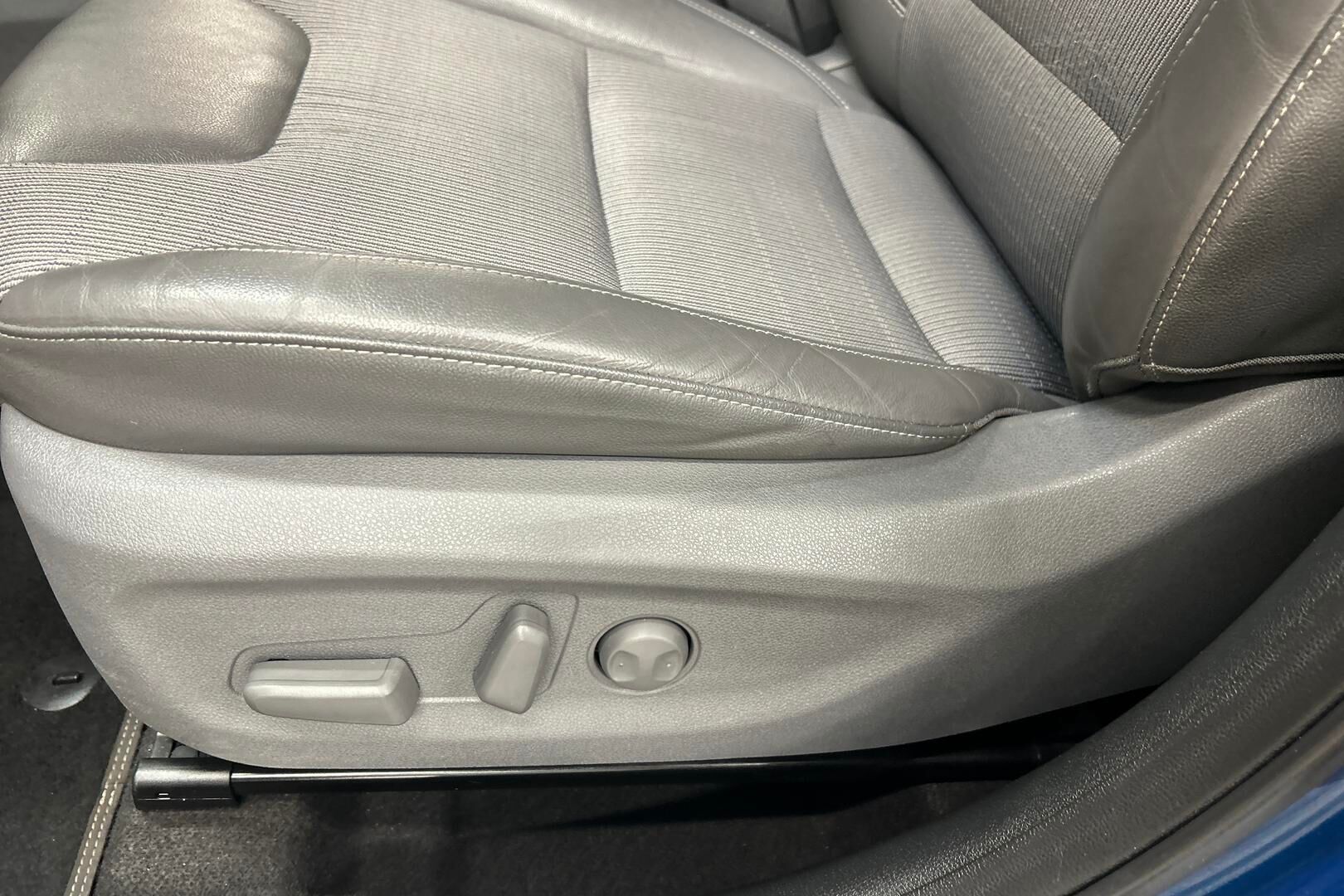 Kia Niro iso kuva 23