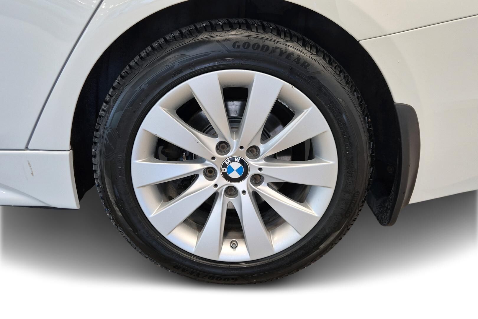 BMW 3-sarja iso kuva 13