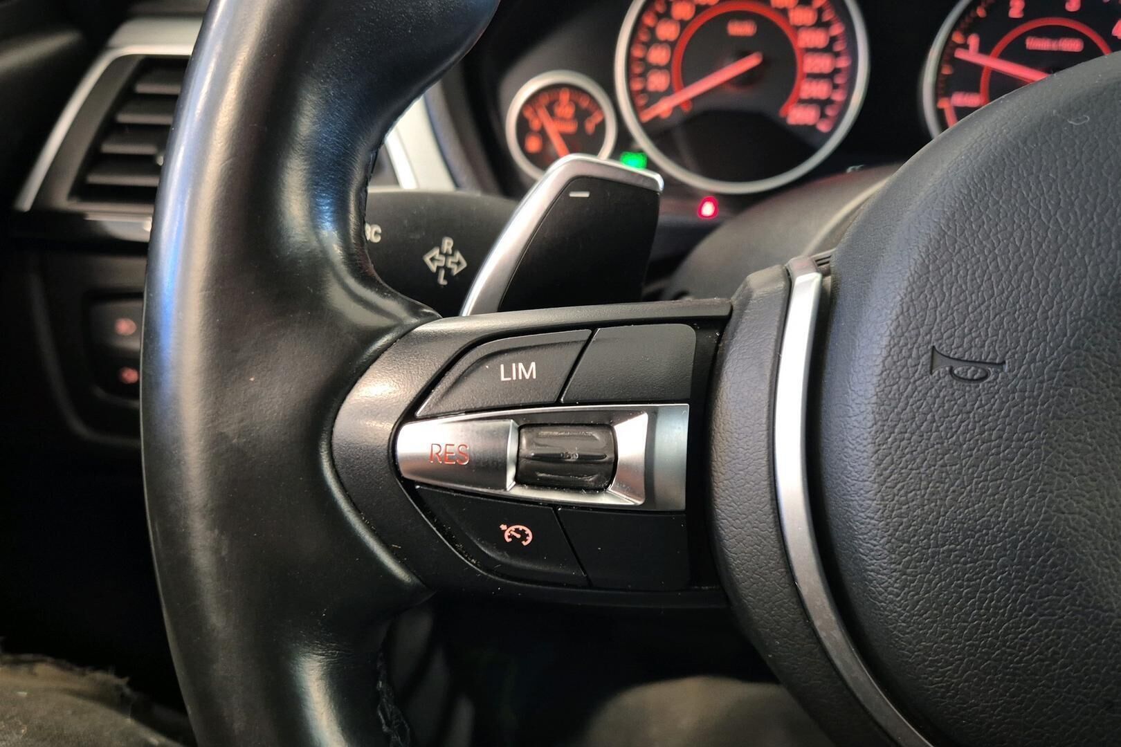 BMW 3-sarja iso kuva 19