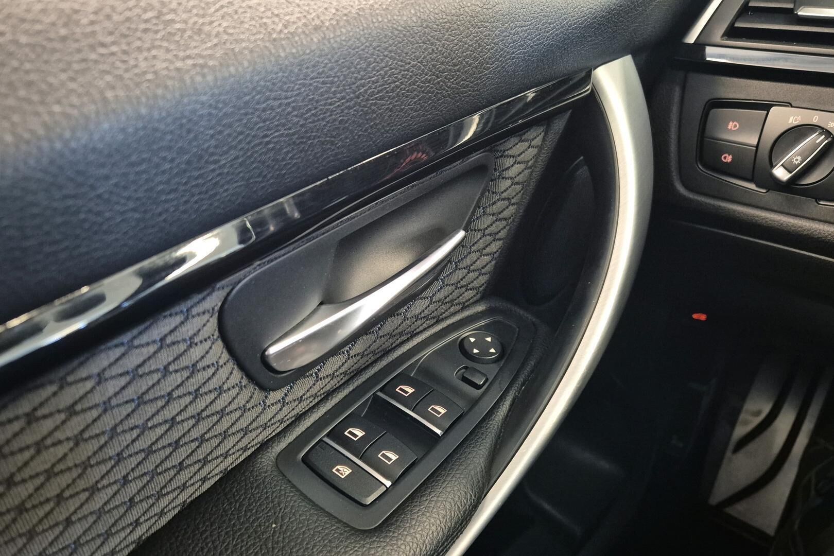 BMW 3-sarja iso kuva 20