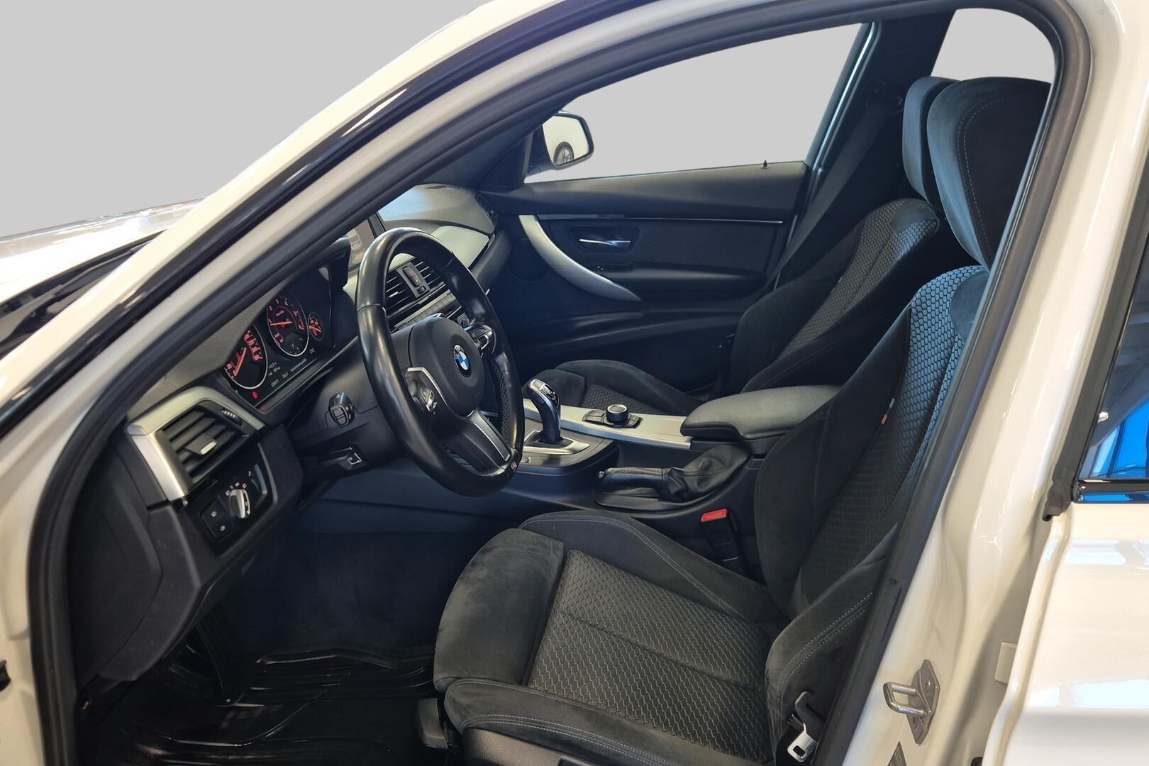 BMW 3-sarja iso kuva 9