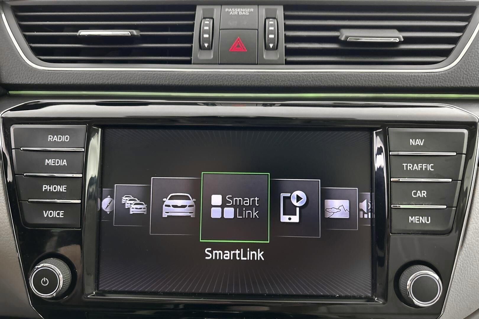 Skoda Superb iso kuva 20