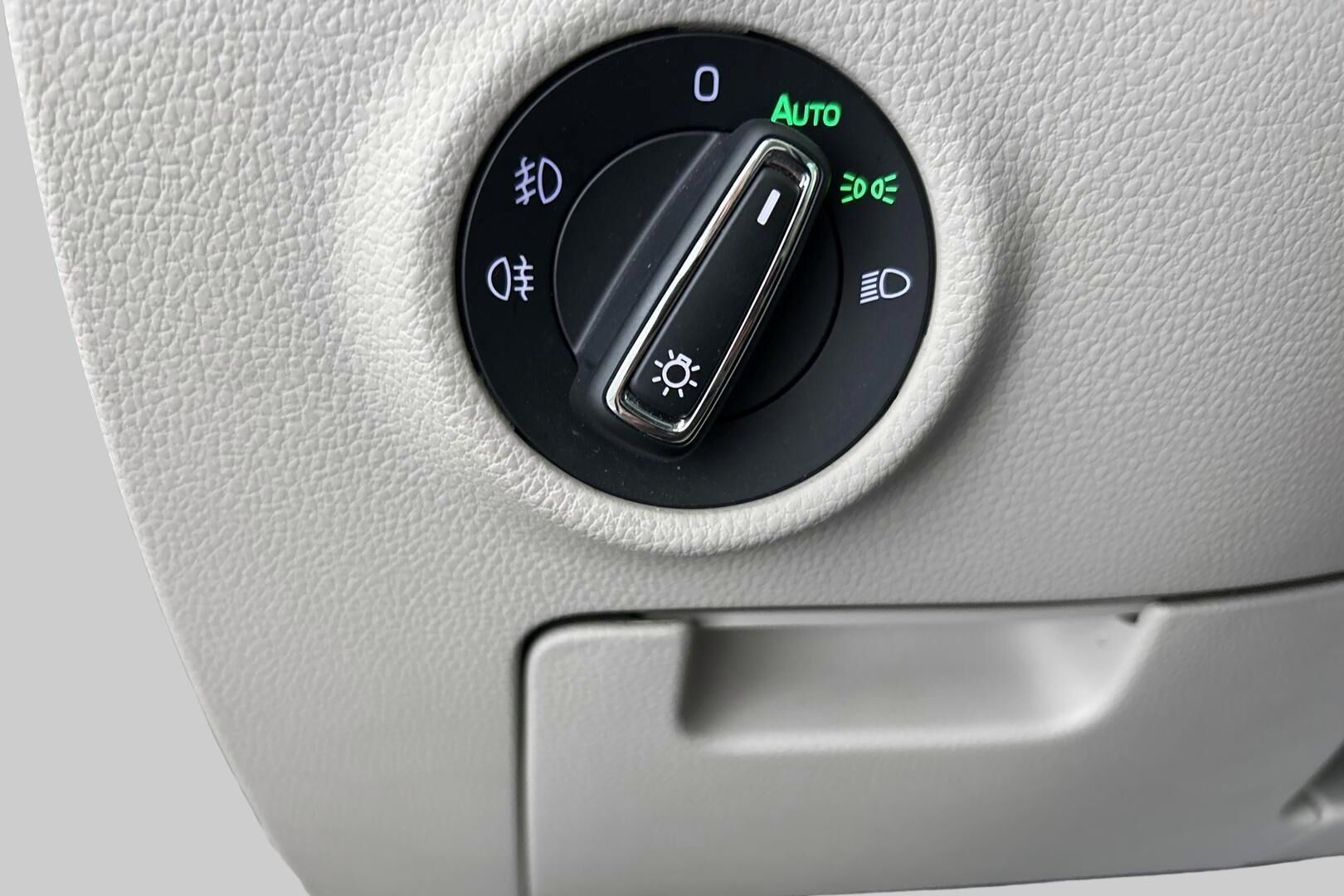 Skoda Superb iso kuva 27
