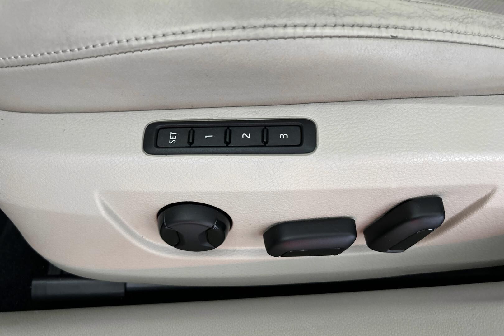 Skoda Superb iso kuva 29