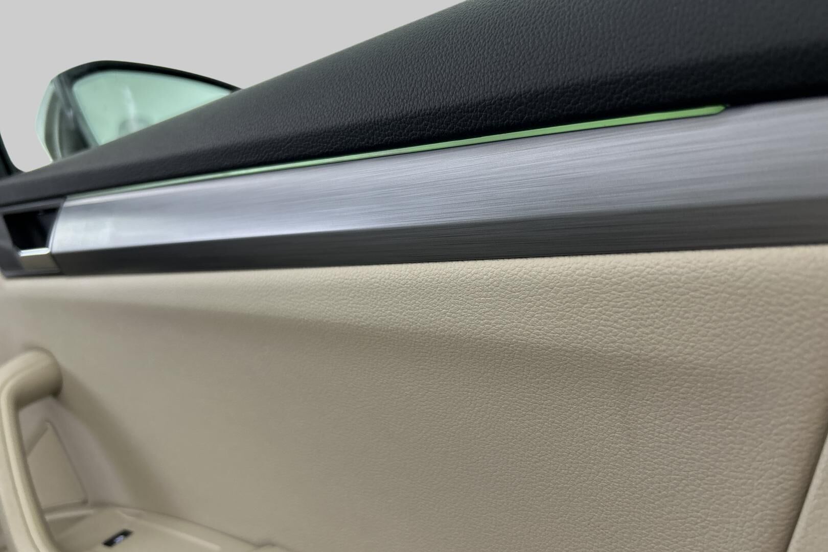Skoda Superb iso kuva 38