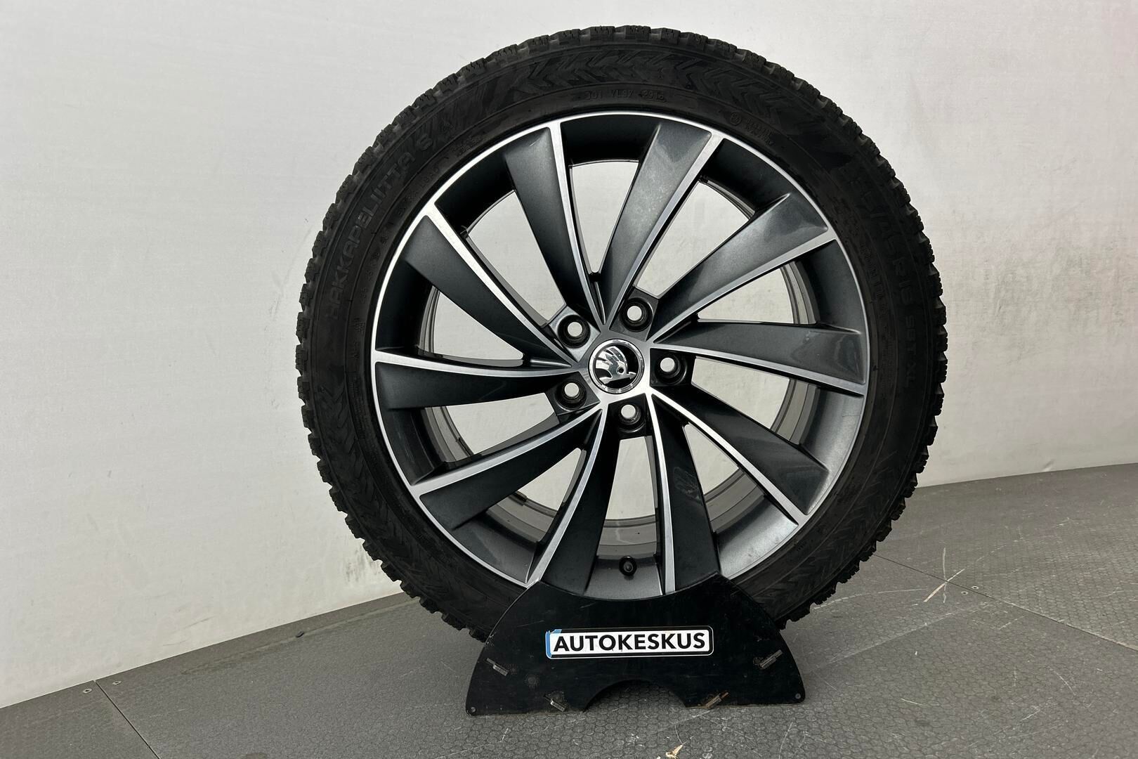 Skoda Superb iso kuva 44