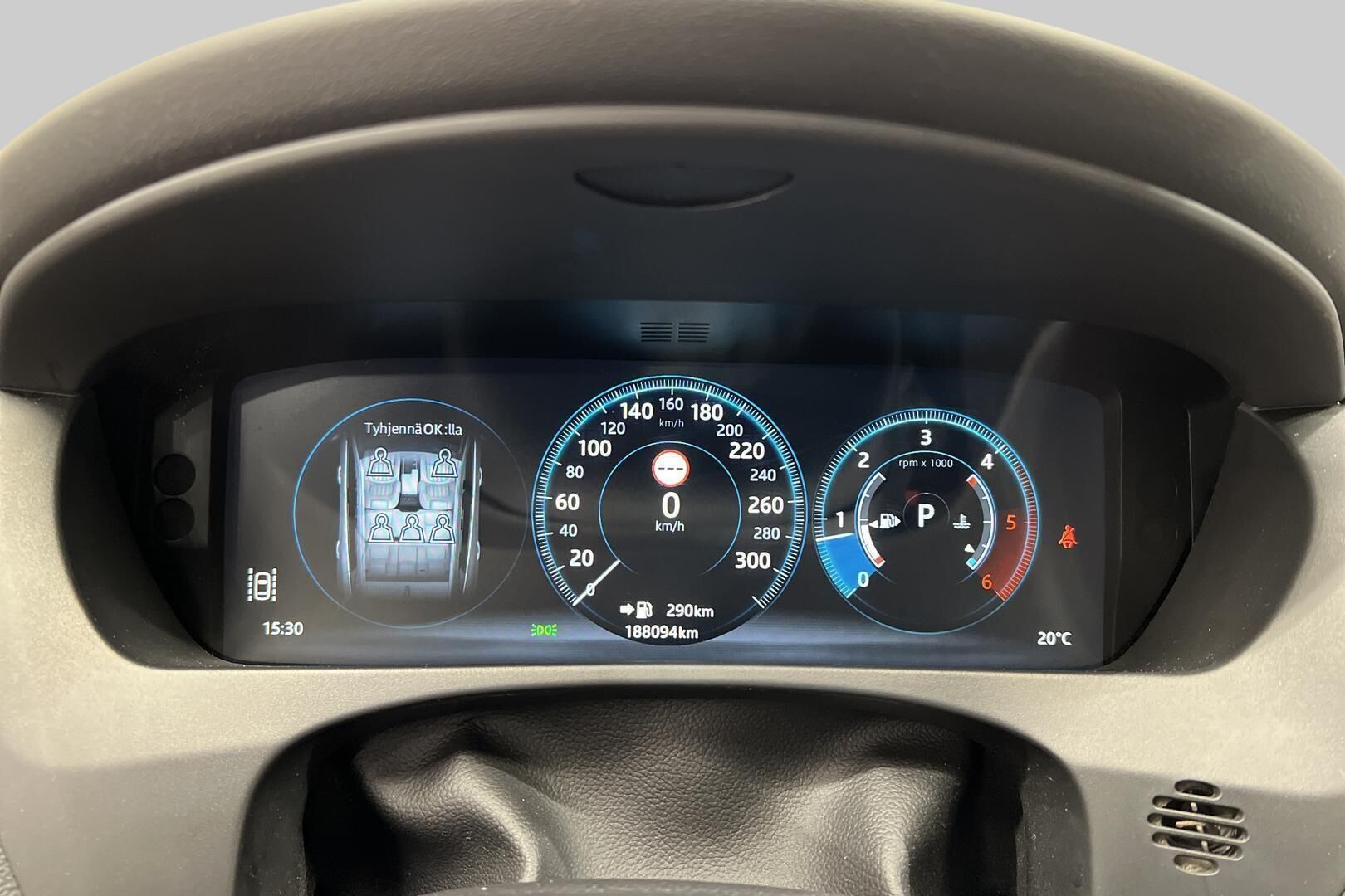 Jaguar F-PACE iso kuva 14