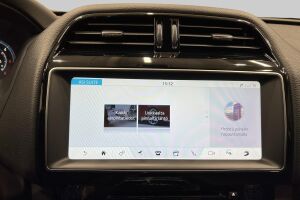 Jaguar F-PACE esikatselu 20