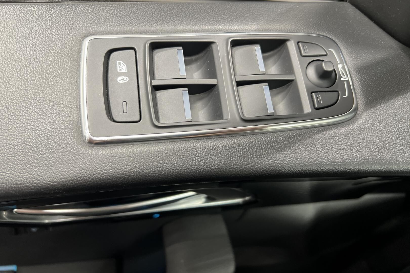 Jaguar F-PACE iso kuva 29