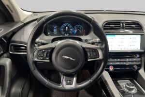 Jaguar F-PACE esikatselu 33