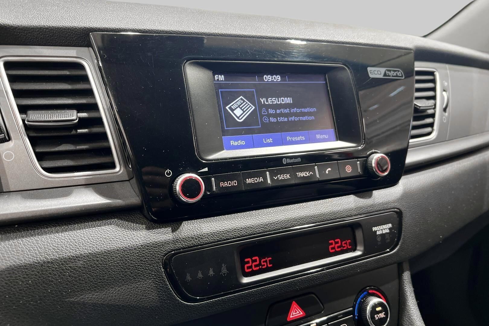 Kia Niro iso kuva 15