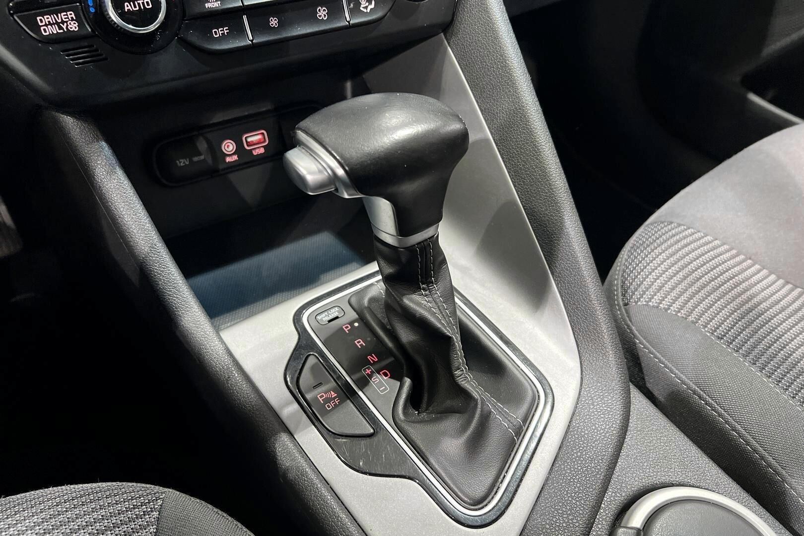Kia Niro iso kuva 19
