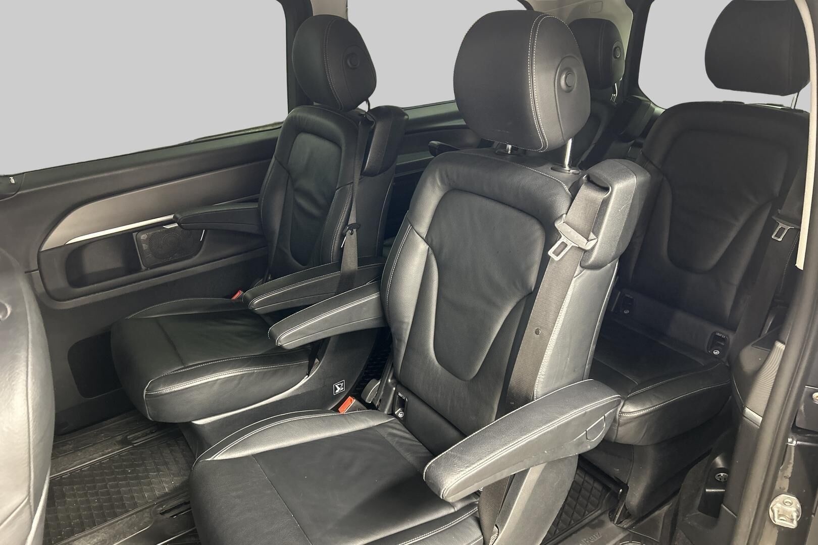 Mercedes-Benz V iso kuva 20
