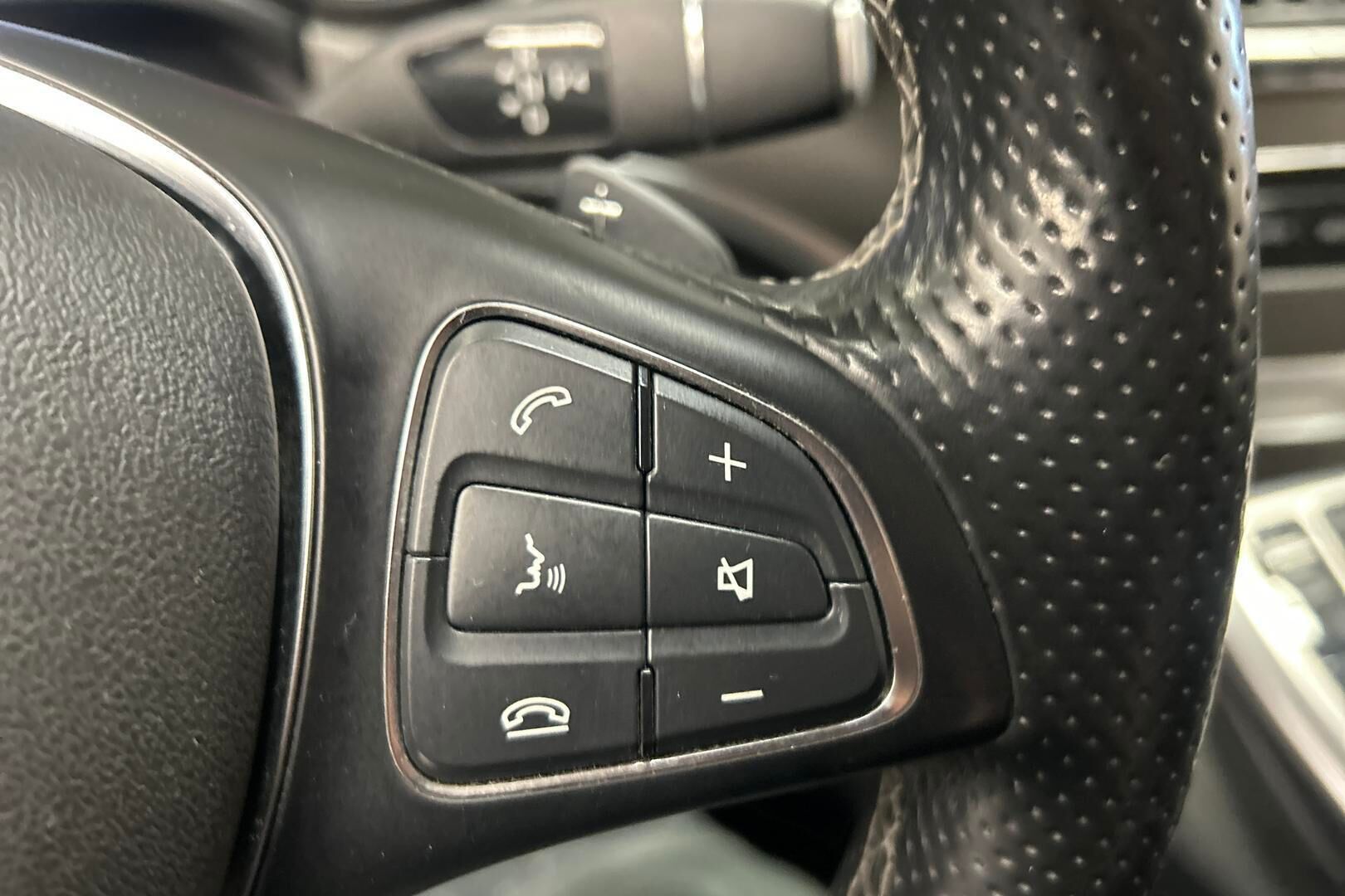 Mercedes-Benz V iso kuva 15