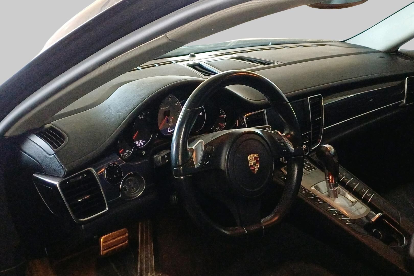 Porsche Panamera iso kuva 2