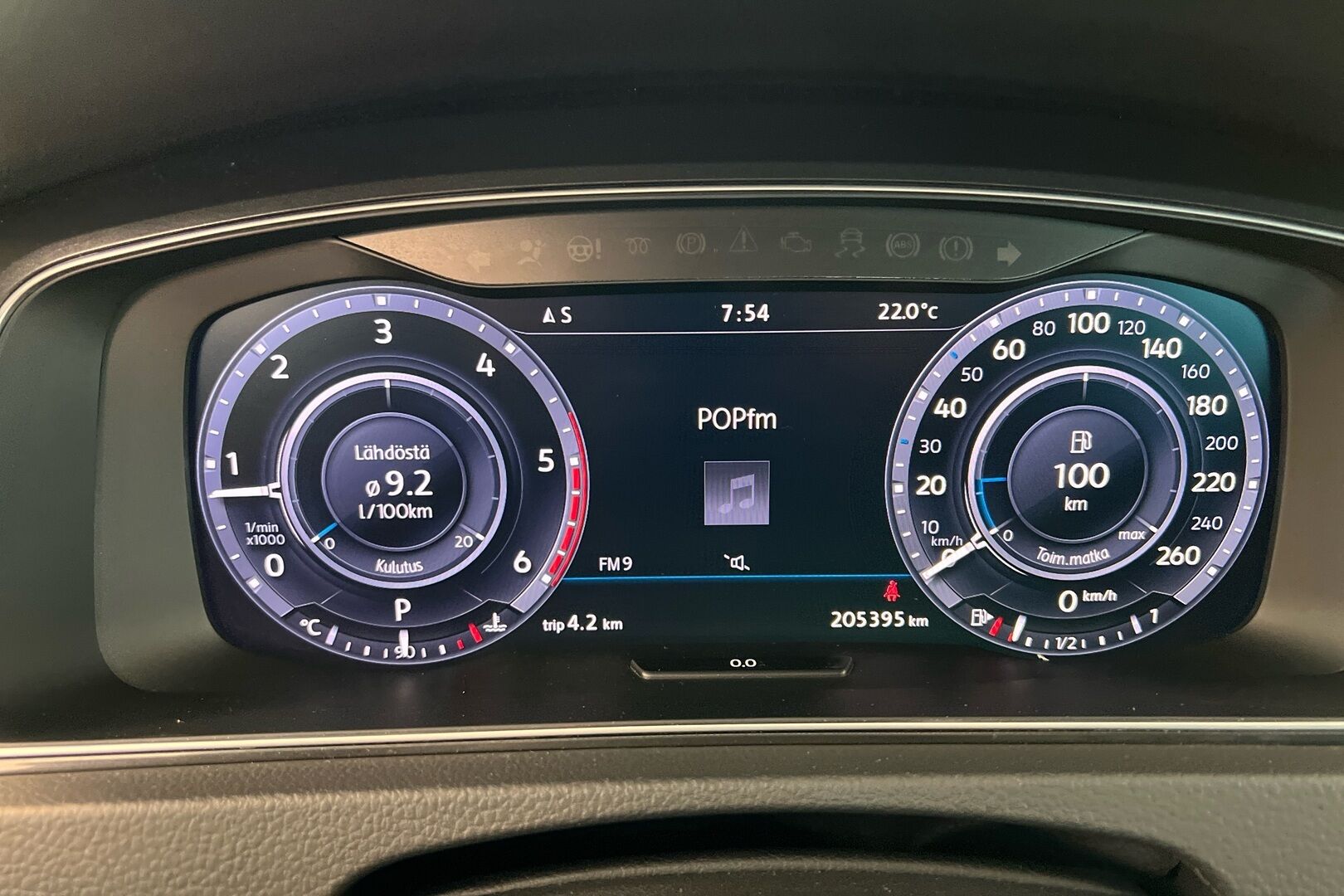 Volkswagen Golf iso kuva 12