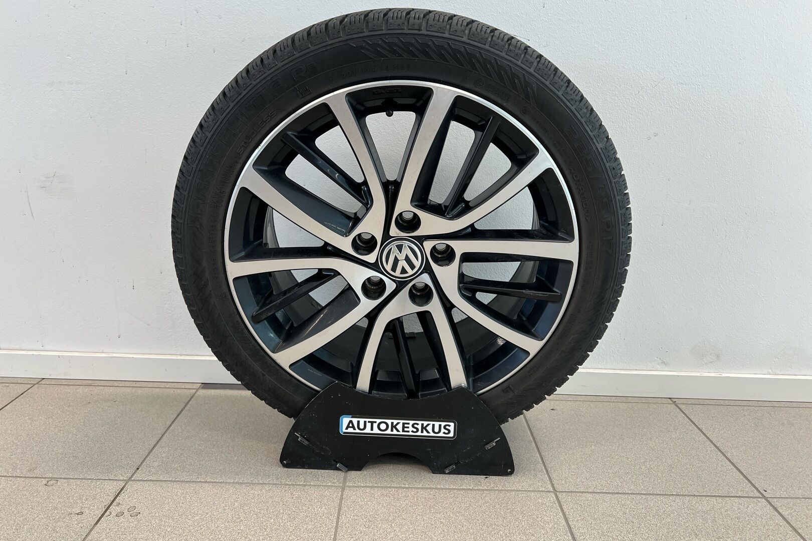 Volkswagen Golf iso kuva 20