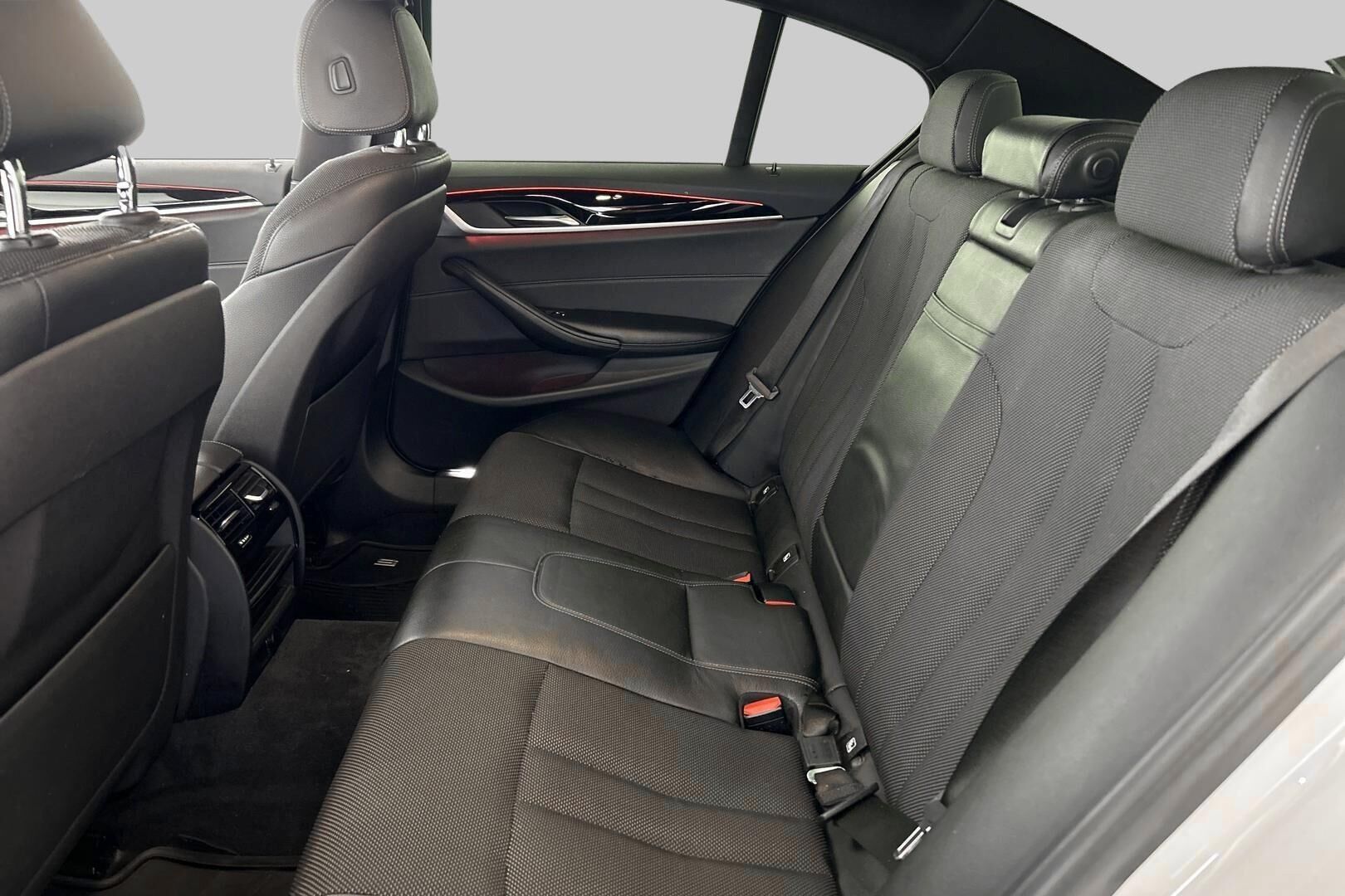 BMW 5-SARJA iso kuva 10