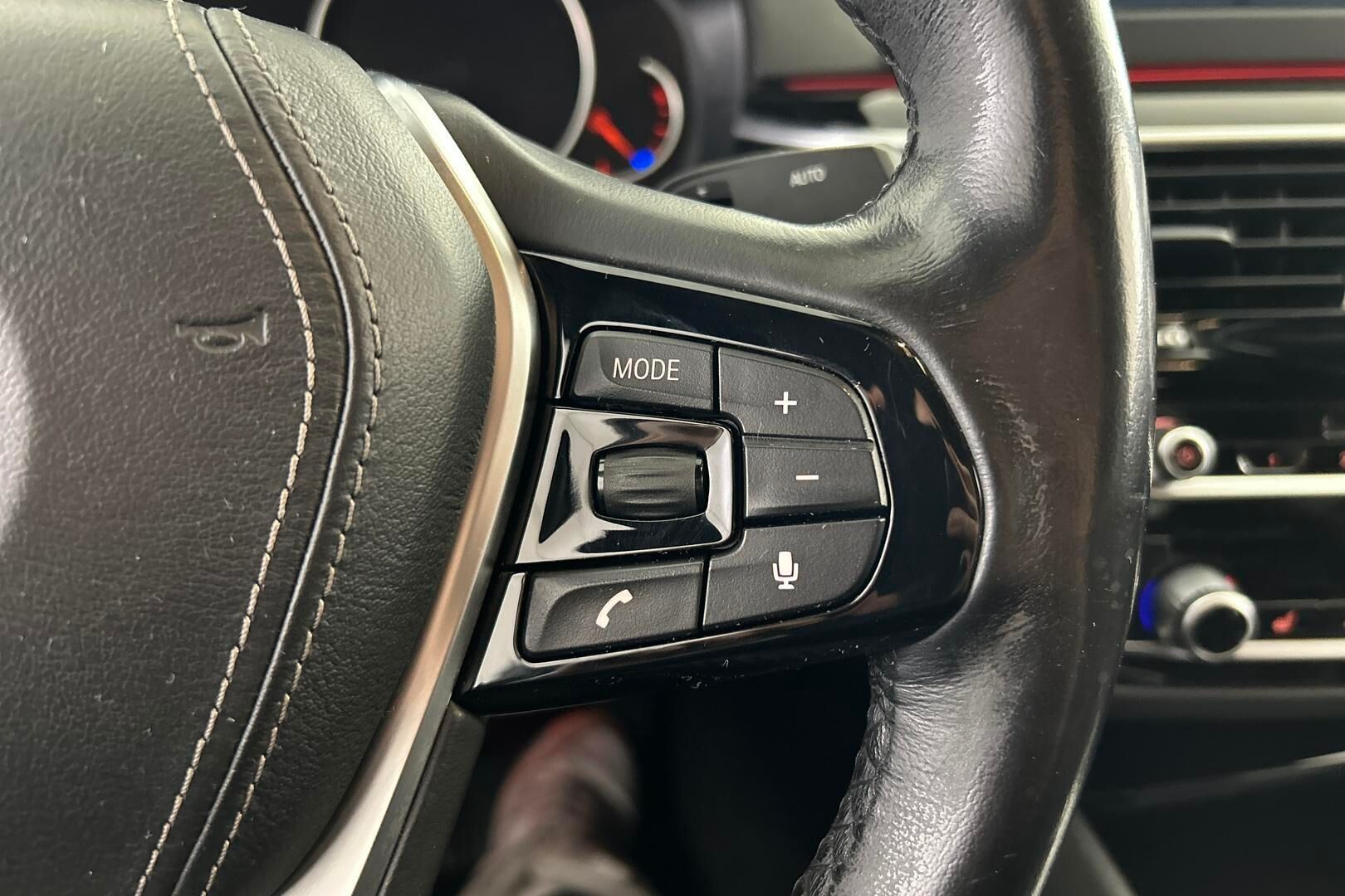 BMW 5-SARJA iso kuva 15