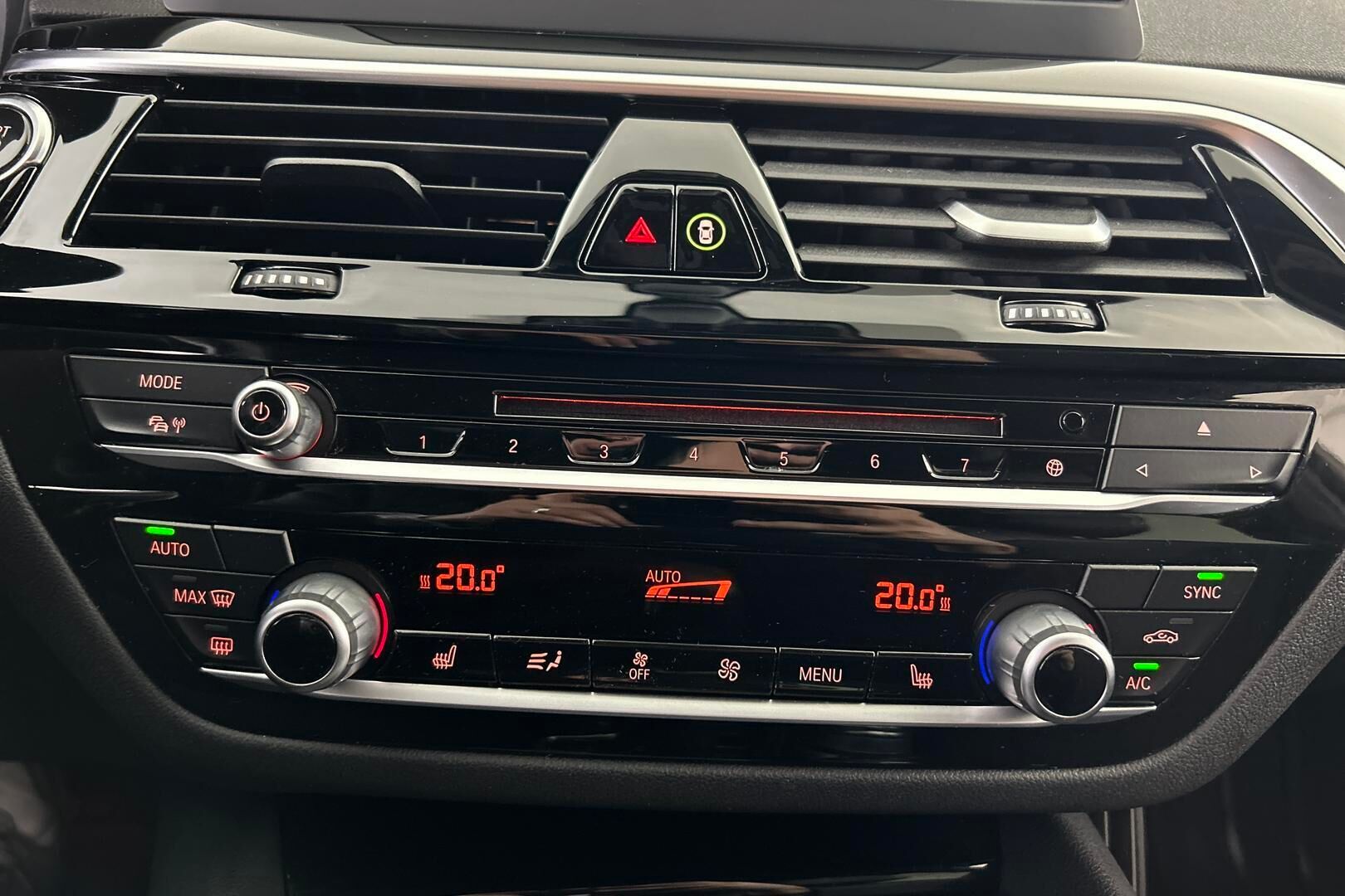 BMW 5-SARJA iso kuva 26