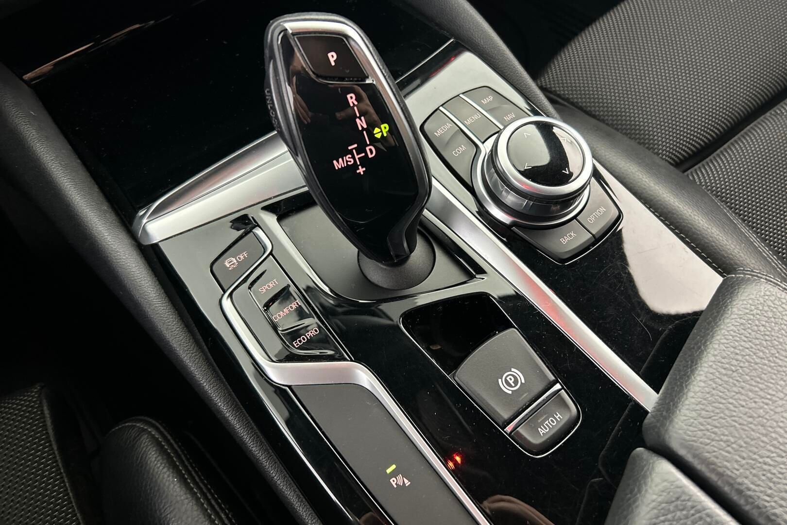 BMW 5-SARJA iso kuva 27