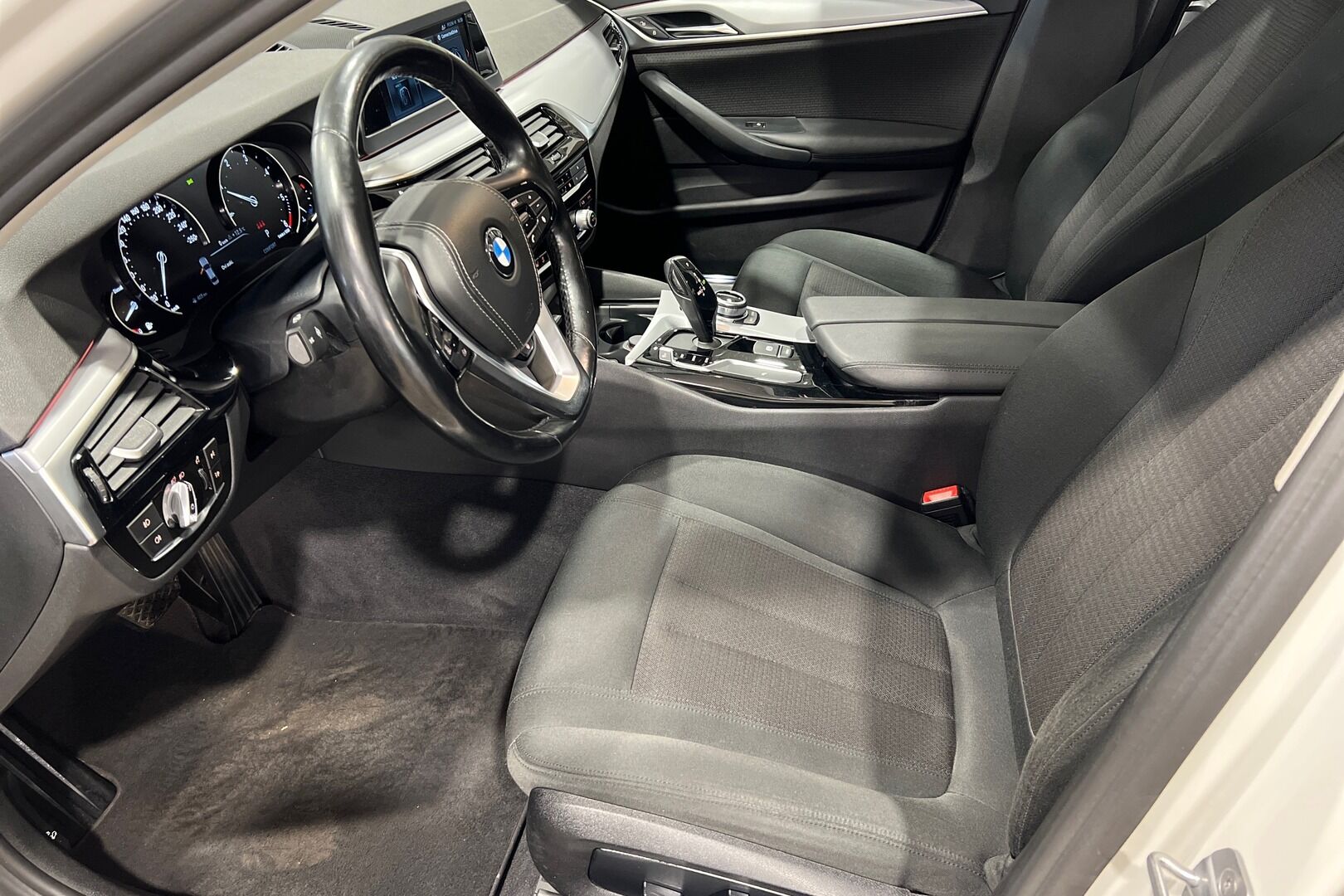 BMW 5-sarja iso kuva 5