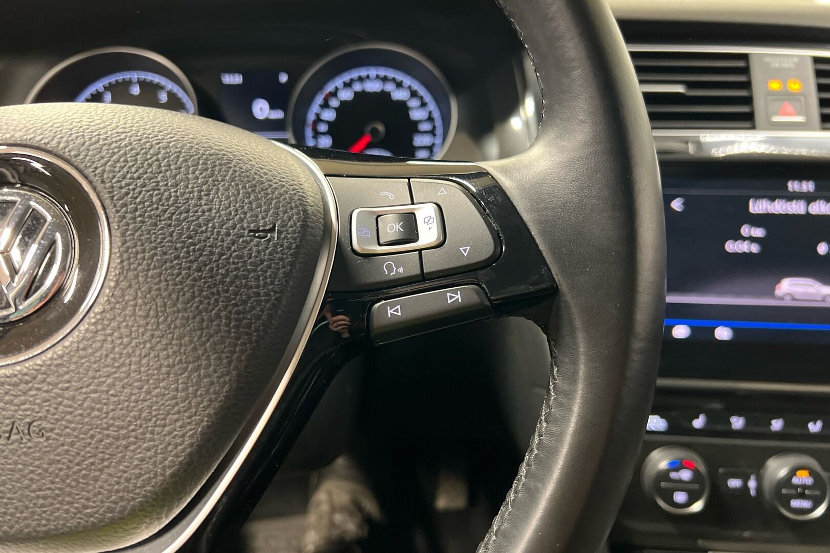 Volkswagen Golf iso kuva 13
