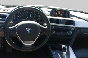 BMW 3-SARJA esikatselu 3