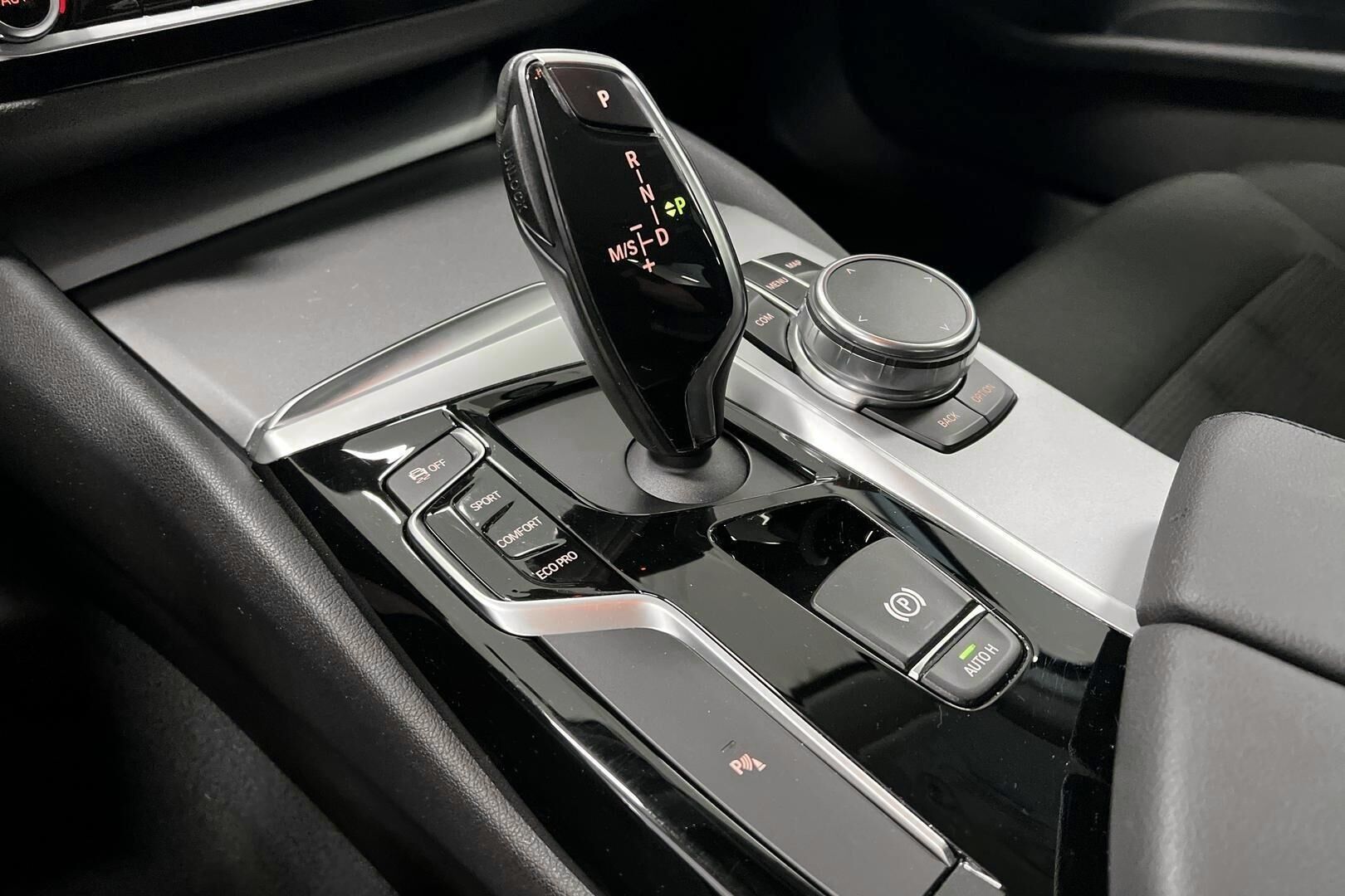 BMW 5-sarja iso kuva 17