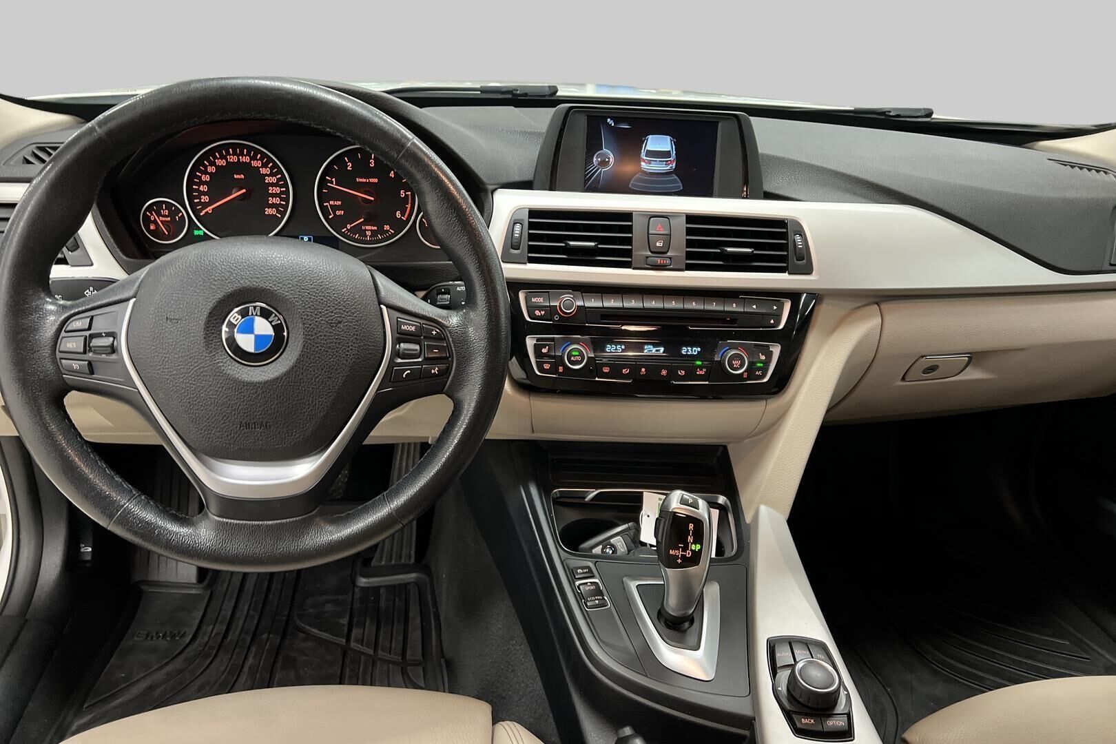BMW 3-sarja iso kuva 10
