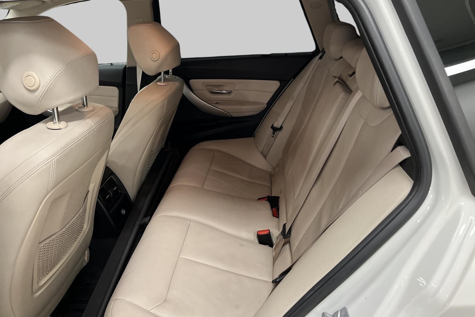 BMW 3-sarja iso kuva 9