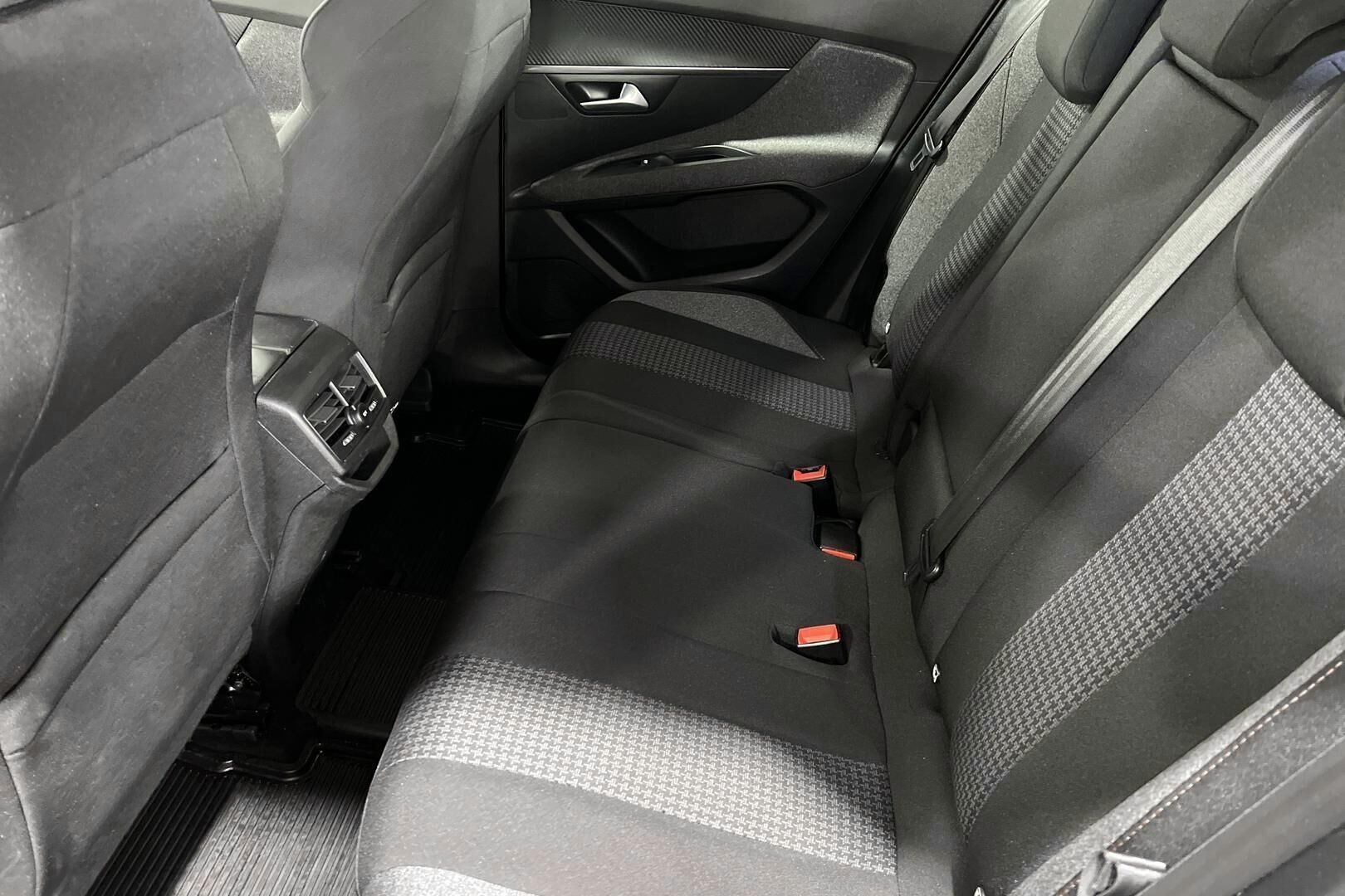 Peugeot 3008 iso kuva 10