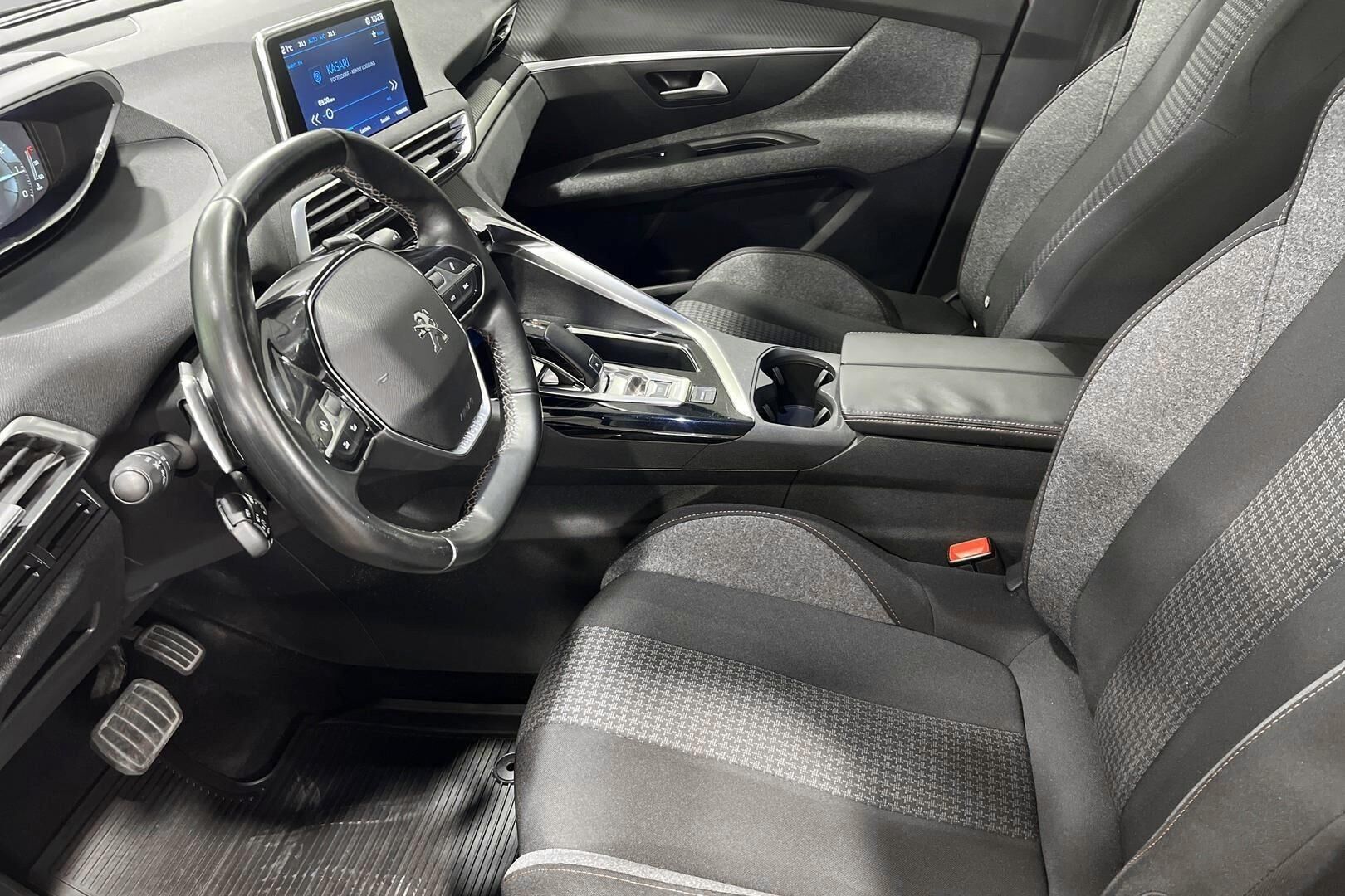 Peugeot 3008 iso kuva 9