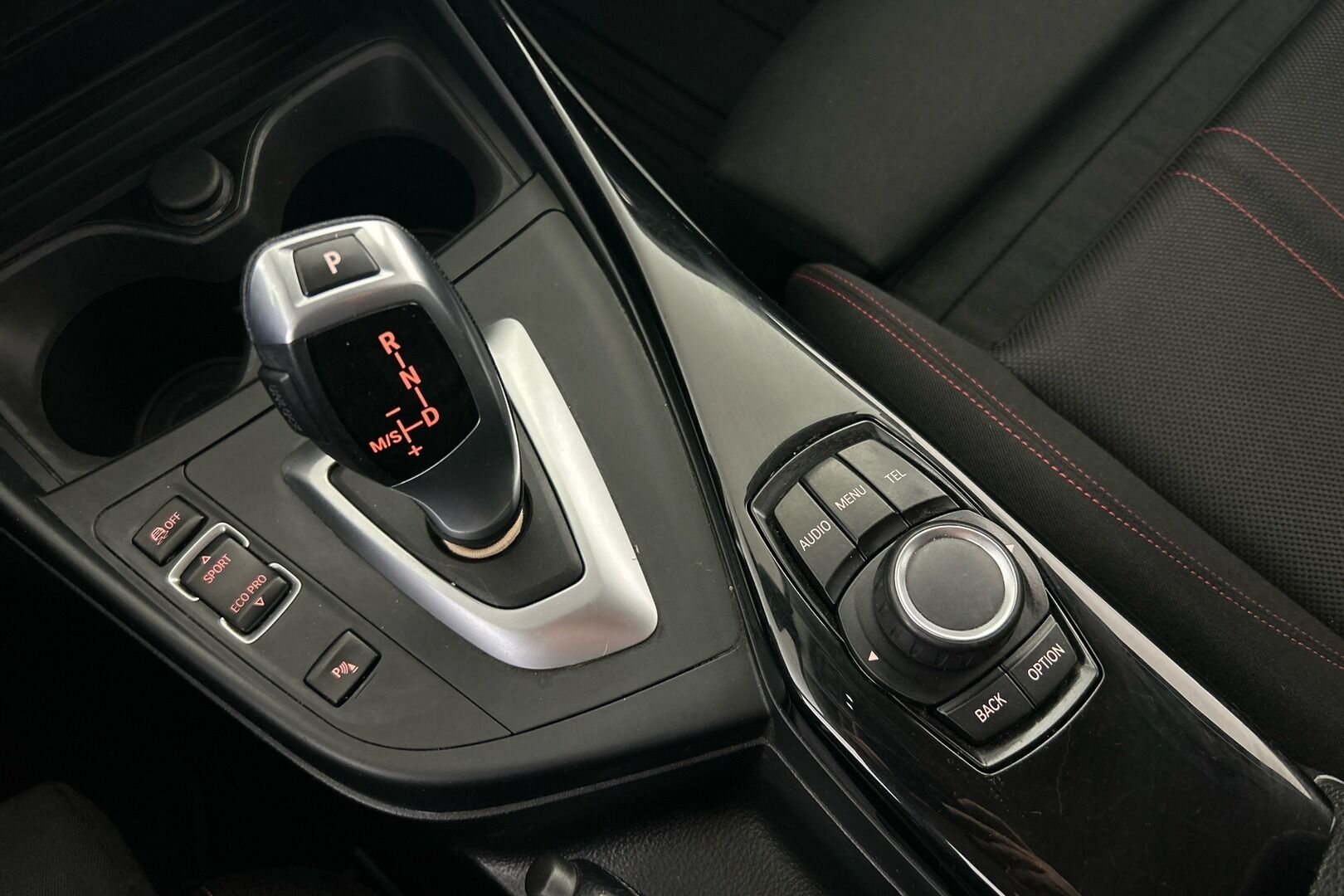 BMW 1-SARJA iso kuva 16