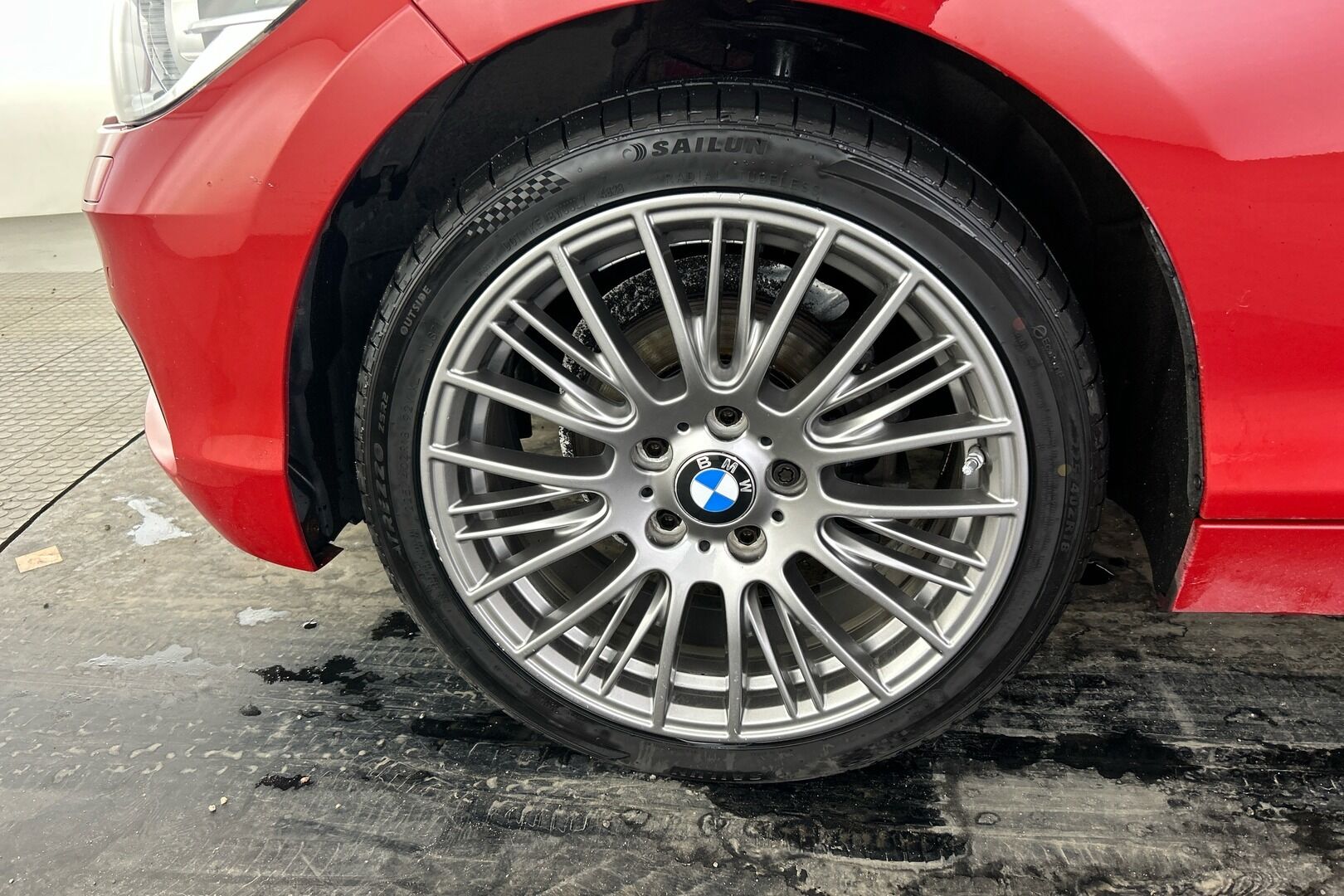 BMW 1-SARJA iso kuva 9